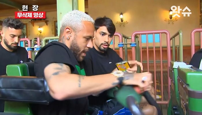 에버랜드 티익스프레스 탔는데 안전바 안 내려가자 핵당황한 네이마르 (현장 영상)