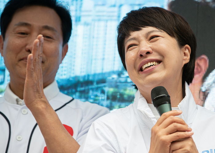 강남역서 함께 유세하던 김은혜가 울자 함께 눈물 쏟은 ‘울보’ 오세훈 서울시장