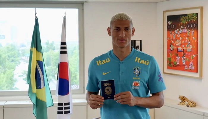 한국 관광 너무 신나게 했는지 여권 잃어버려 결국 재발급받은 브라질 축구 대표팀 선수