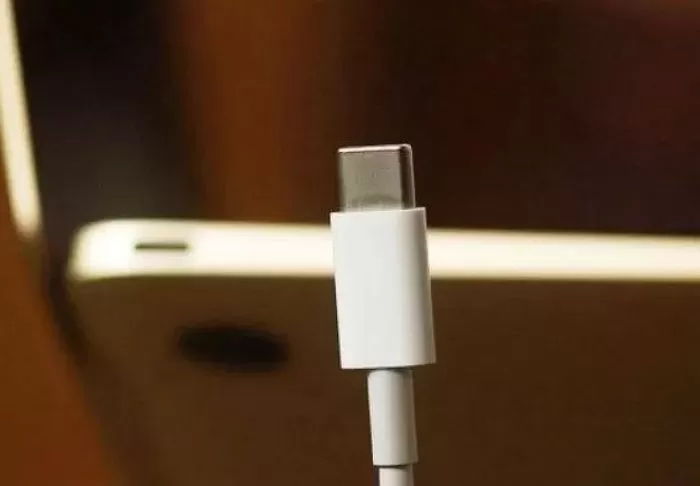 앞으로 모든 스마트폰 등 충전 단자 ‘USB-C’ 타입으로 통합된다