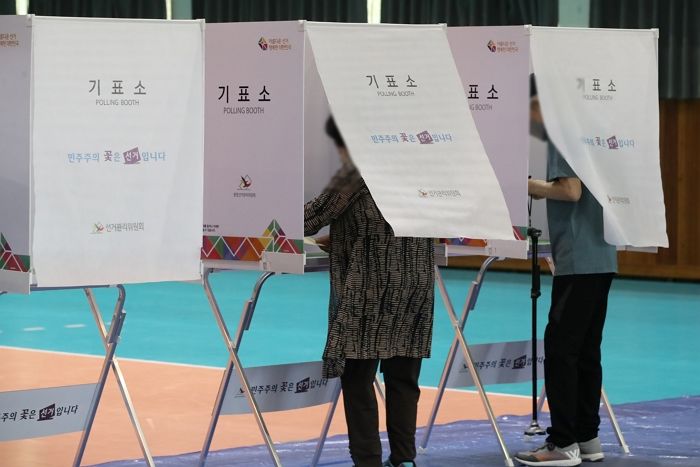 지방선거 투표율 정오 기준 15.0%...4년 전보다 4.7%p 낮다