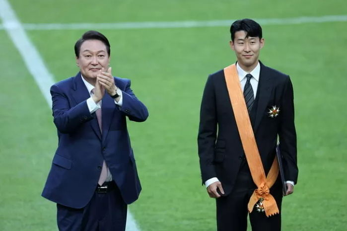 식당TV로 브라질전 보다가 윤 대통령 나오니까 욕하면서 “채널 돌려” 소리친 아저씨들