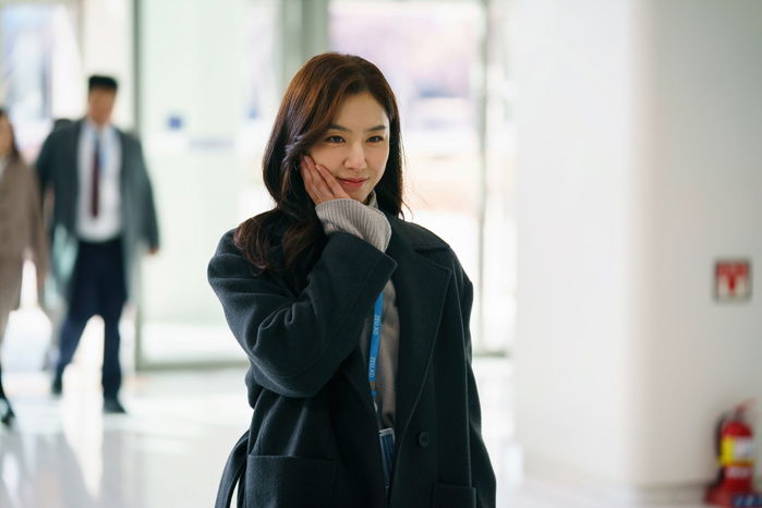 20년 전 데뷔할 때랑 똑같아 ‘뱀파이어설’ 돌고 있는 서지혜 미모 (사진)