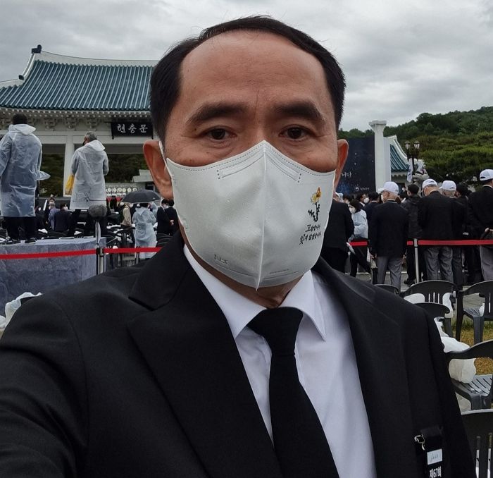 “같은 장소, 다른 현충일”...천안함 최원일 함장이 1년 만에 공개한 사진 두 장