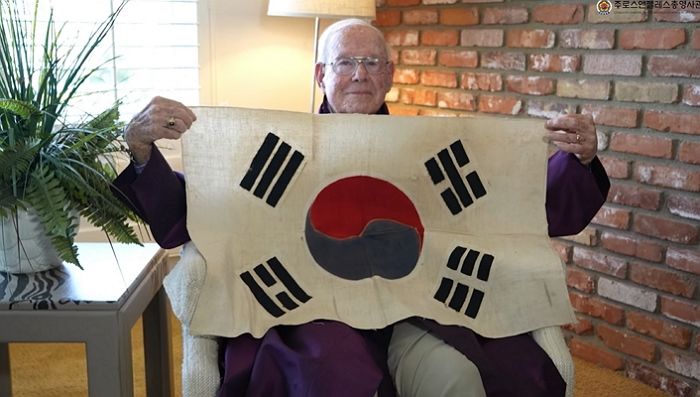 6.25 참전했던 美 노병 “71년 전 대구에서 태극기 준 한국 해병을 찾습니다”