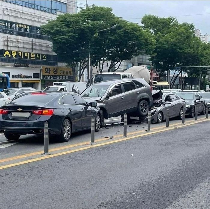 대구서 음주운전자가 출근길에 ‘역주행’해 발생한 어제(8일)자 ‘4중 추돌 사고’
