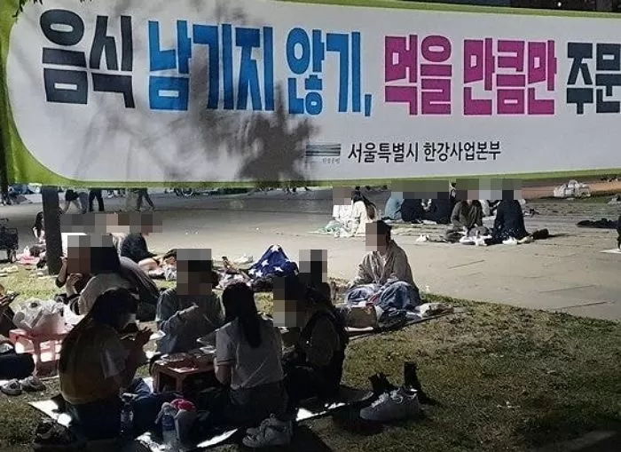 한강서 사람들이 버린 음식 쓰레기 주워 먹고 뛰어다니는 ‘쥐 떼’ 출몰