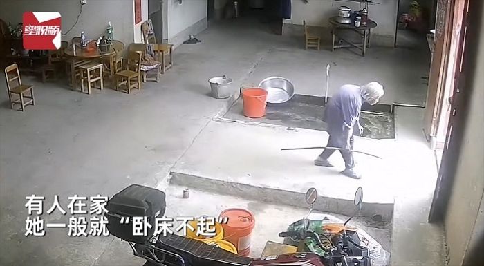 평소 허리 꼿꼿한데도 아들 관심받으려고 허리 ‘ㄱ자’로 꺾는 할머니의 슬픈 연기 (영상)