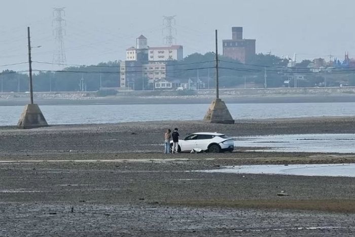 갯벌에 들어갔다가 렌트카 ‘기아 EV6’ 침수됐던 20대 커플의 최후