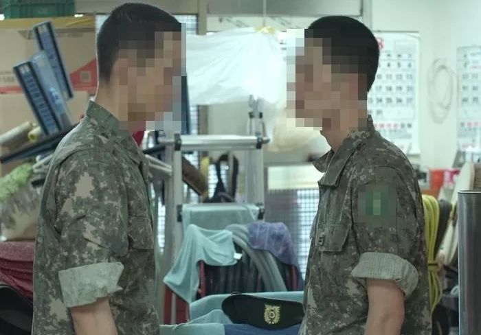 30kg짜리 방차통 메고 훈련하다 디스크 다 터진 통신병에 ‘꾀병’이라며 폭언한 행보관