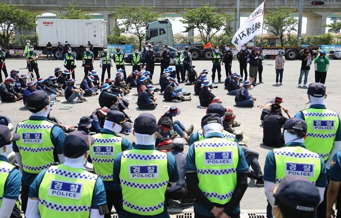 “남경 하루 15시간 일할 때, 여경은 승진공부”...논란 중인 경찰청 블라인드 글