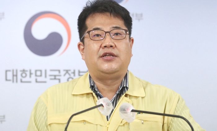 ‘격리 의무’ 해제되면 아파도 일해야 되는 거 아니냐는 우려에 정부가 밝힌 입장