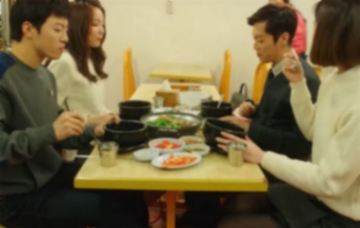 “국밥집 아줌마가 여자들은 다 안먹고 남긴다며 묻지도 않고 양 적은 국밥을 줬습니다”