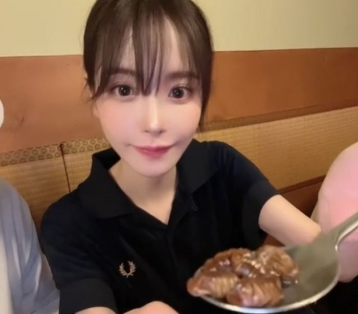 한국 출장와 ‘번데기탕+생간’ 먹고 맛있다고 극찬한  ‘AV배우’ 모모노기 카나