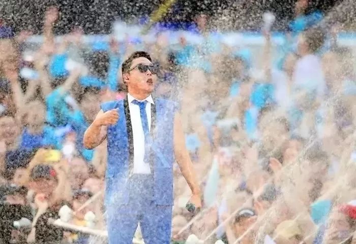 여초 커뮤니티 회원이 ‘기후 문제’ 지적했던 싸이 ‘흠뻑쇼’의 남성vs여성 예매 현황