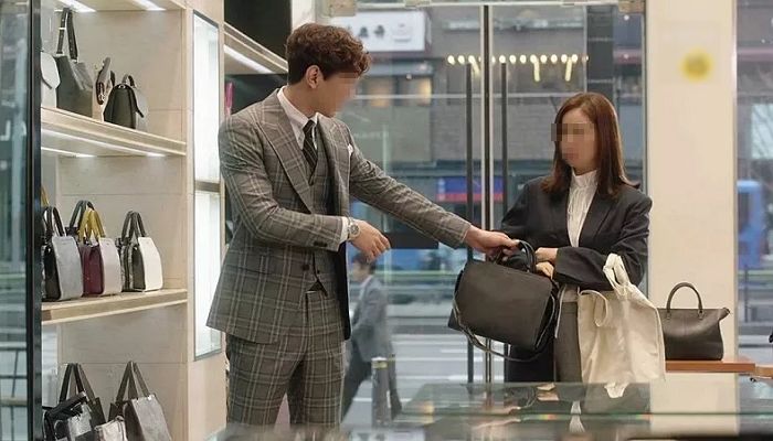 의사랑 결혼할 수 있는데 만나주는 거라며 ‘명품백’ 사 달라는 간호사 여친