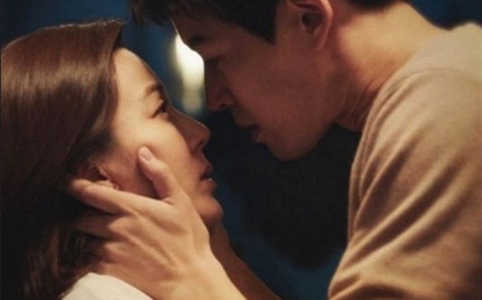 아내와 절친의 불륜 사실을 알게 된 남편이 5년 동안 ‘모른 척’ 한 이유