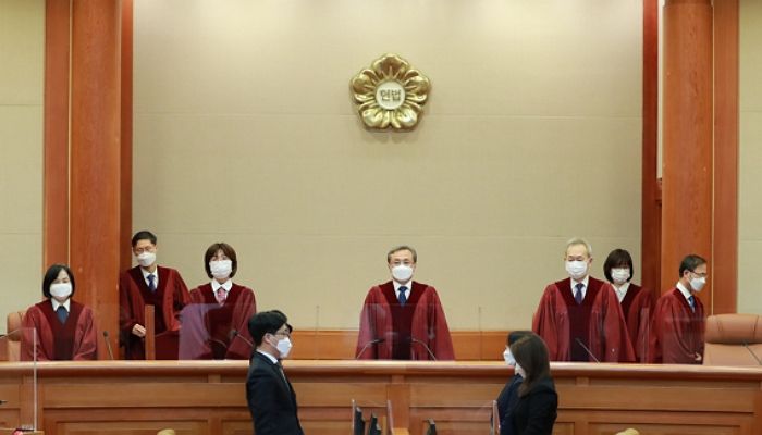 “윤석열 공약 시작?”...교육부, ‘금수저 로스쿨’에 제동 건다