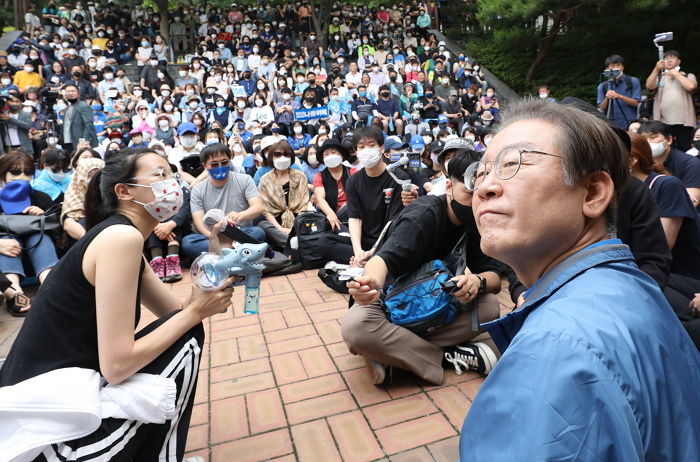 ‘개딸’이 사진까지 올리며 부탁했는데 이재명이 강하게 반대한 헤어스타일 (사진)