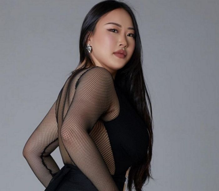 가슴 ‘G컵’이라 매일 ‘시선 폭력’ 당해 괴롭다는 여성,  ‘몸매 대회’ 출전