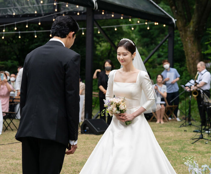 장나라, 6살 연하 촬영감독과 결혼 후 면사포 쓴 ‘웨딩 사진’ 공개 (사진)