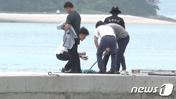 완도 앞바다 수심 5m 속에서 ‘유나 가족’의 차량으로 추정되는 아우디 ‘부품’ 발견