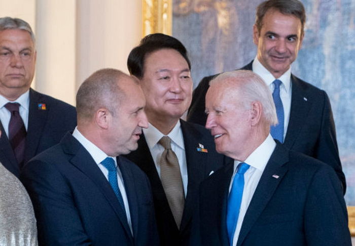 스페인 국왕이 연 ‘갈라 만찬’서 尹 대통령과 가장 먼저 악수한 美 바이든