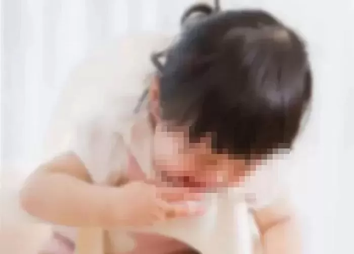 생후 1개월 딸 코에 분유 들이붇는 남편 안 말리고 영상 촬영한 베트남 아내의 최후