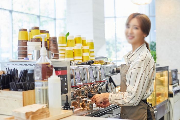 첫출근 전에 유튜브서 ‘알바 브이로그’ 보고 메뉴·레시피 공부하는 ‘예비 알바생들’