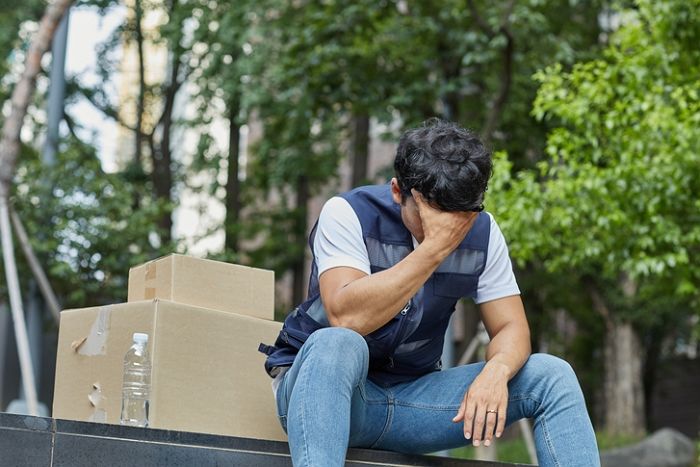 택배기사가 엘리베이터 타고 배송했다고 화낸 입주민 “갑질이다 vs 오죽했으면”‘