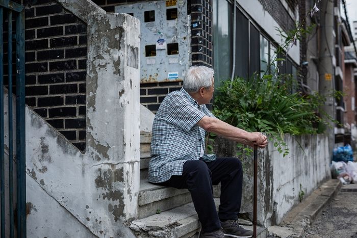 93세 참전용사가 강남서 택시 못 잡고 힘들어하자 고려대 학생이 달려와 보인 행동