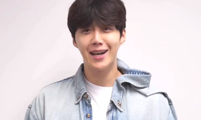 전여친 폭로로 활동 중단했던 김선호, 내일 연극 ‘터칭 더 보이드’로 복귀한다 (영상)