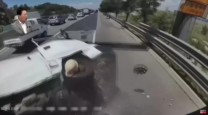 차량 스펙 깜빡 잊고 질주하다 5톤트럭에 부딪혀 죽을 뻔한 ‘다마스’ 운전자 (영상)