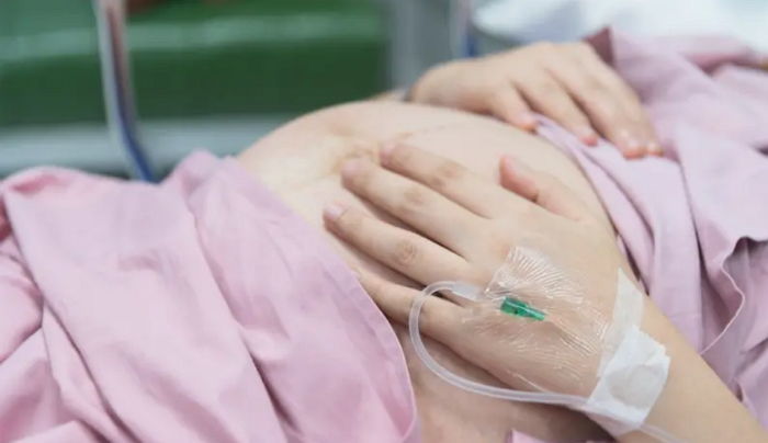 “산부인과서 출산한 딸이 ‘식물인간’ 돼 원장 찾아갔다가 ‘업무 방해’로 신고당했습니다”