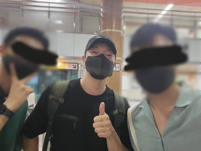 ‘범죄도시2’로 대세남 되고도 지하철 타고 다니며 팬이랑 사진까지 찍어주는 손석구
