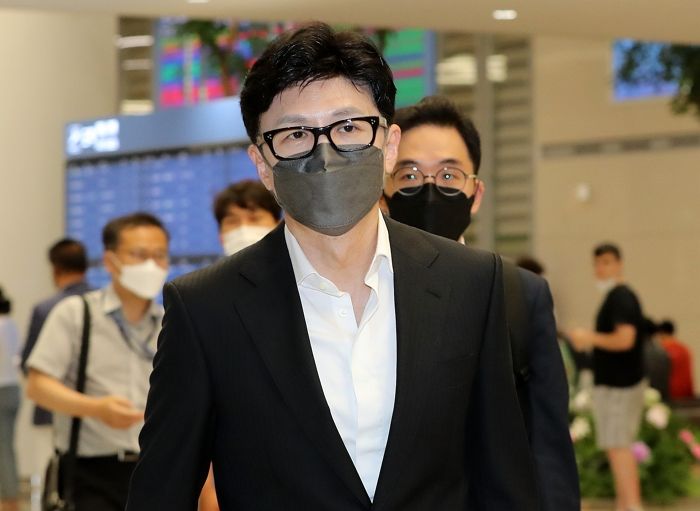 미국 출장 마치고 돌아온 한동훈 장관, 코로나19 확진