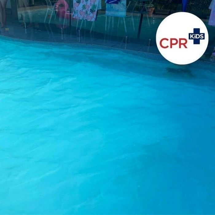 워터파크·해수욕장 가서 물놀이할 때 ‘파란색 래쉬가드’ 입으면 위험한 이유