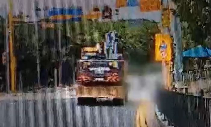 횡단보도 신호위반 굴착기에 치어 숨진 초등생...민식이법 적용 못해