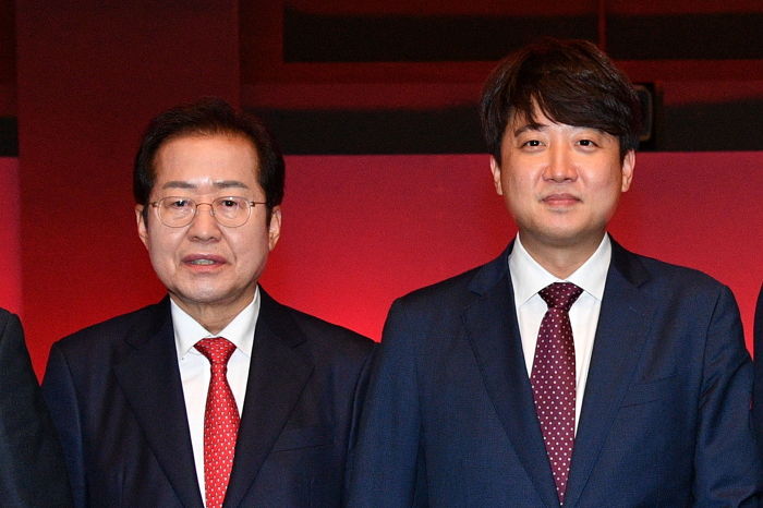 “업보라 생각하라”...이준석 모든 점 좋아한다는 홍준표가 페북에 남긴 조언