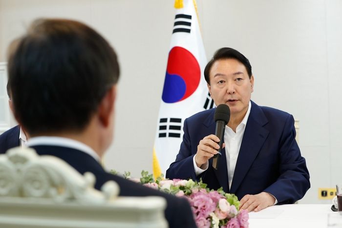 “6발 남았다, 용산부터 간다”...윤석열 대통령 ‘테러 암시글’에 경찰 수사 착수
