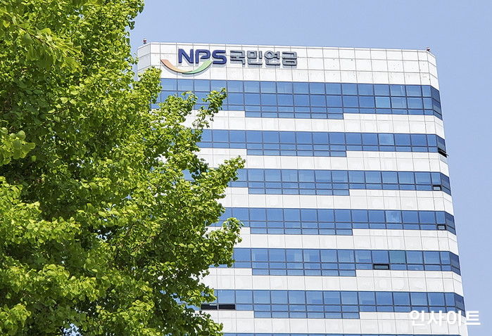 1960년대 태어난 베이비붐 세대 은퇴 시작...국민연금 잔고 빈다