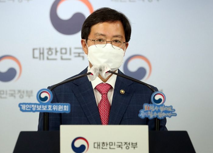 부모가 SNS에 맘대로 올린 사진, 자녀가 삭제 요청할 권리 생긴다