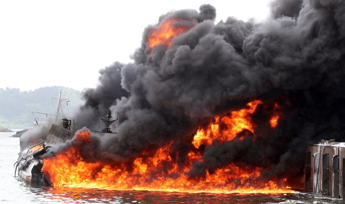 제주 한림항 화재 어선 실종자 추정 시신 1구 발견