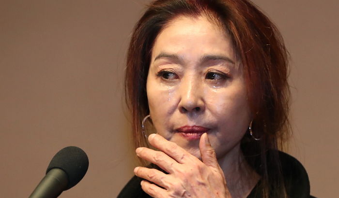 “김 여사 특보 주면 쇼핑 때 빨간 레깅스...” 이틀 연속 윤 대통령 ‘조롱한’ 김부선