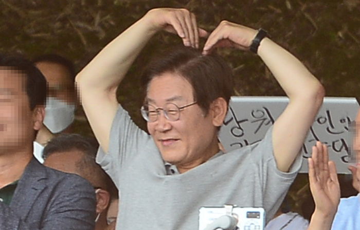 이재명 “요즘 술 안 마셔”...박주민 “2주 전 이재명과 새벽까지 술 마셔”