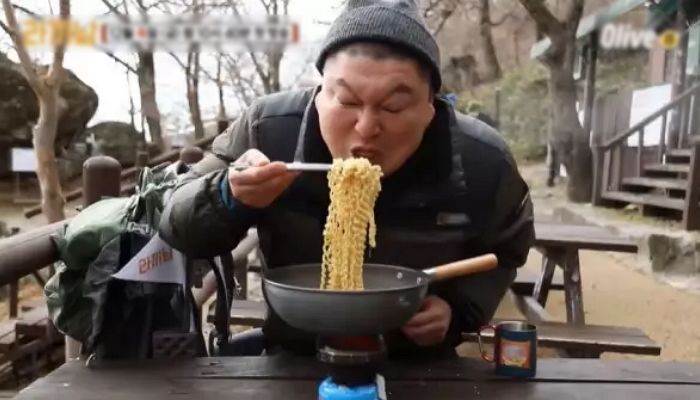 요즘 SNS서 인기 폭발 중인 라면 꿀조합 ‘오빠게티·신라의 곰탕’