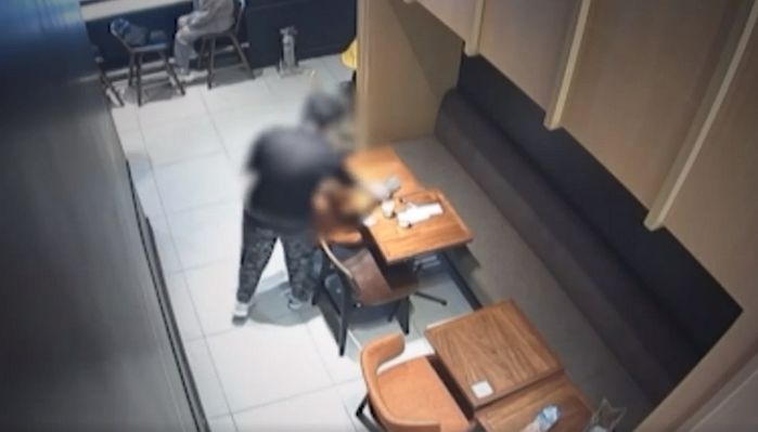 카페서 잠깐 자리 비운 사이 ‘휴대전화’ 슬쩍...범인은 ‘옆자리 손님’ (영상)
