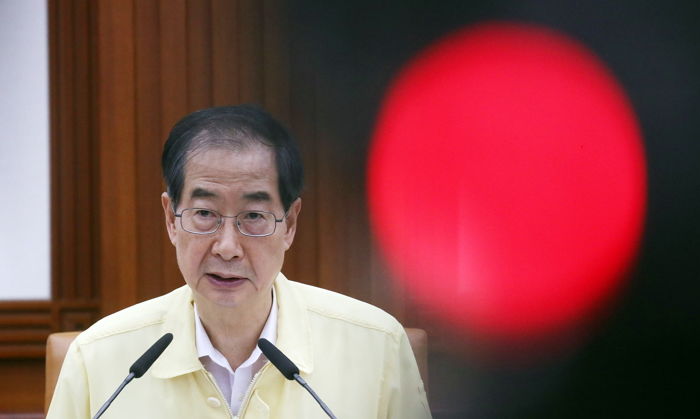 한총리 “유행상황 중대 변화시 선별적·단계적 거리두기 검토”