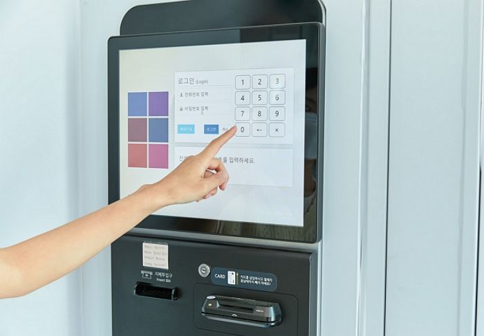 오세훈의 서울시, 키오스크 어려워 힘들어하는 어르신들 늘자 ‘전용 키오스크’ 개발한다