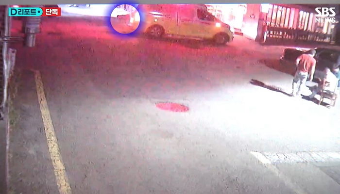 응급조치 중인 구조대원 무차별 폭행하며 “나 부자야” 난동 부린 만취남 (영상)